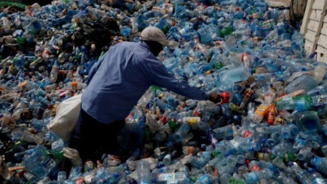प्लास्टिकमुक्त बुलढाणा मोहिमेला वेग! नियम मोडणाऱ्यांवर दंडासह कारावासाची कारवाई; सीईओंचे निर्देश