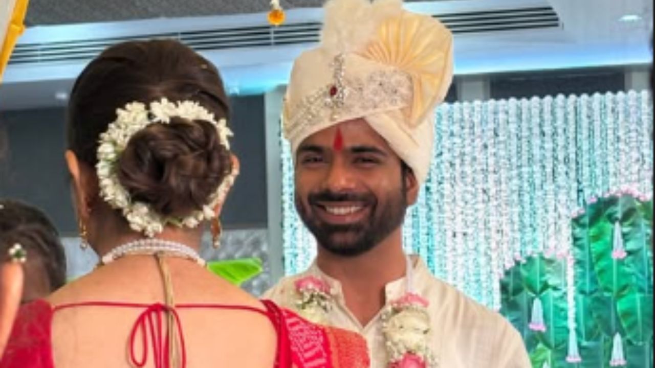 Om Bhutkar Wedding : ओम भुतकर चढला बोहल्यावर? गुपचूप उरकला लग्नसोहळा; सोशल मीडियावर फोटो व्हायरल