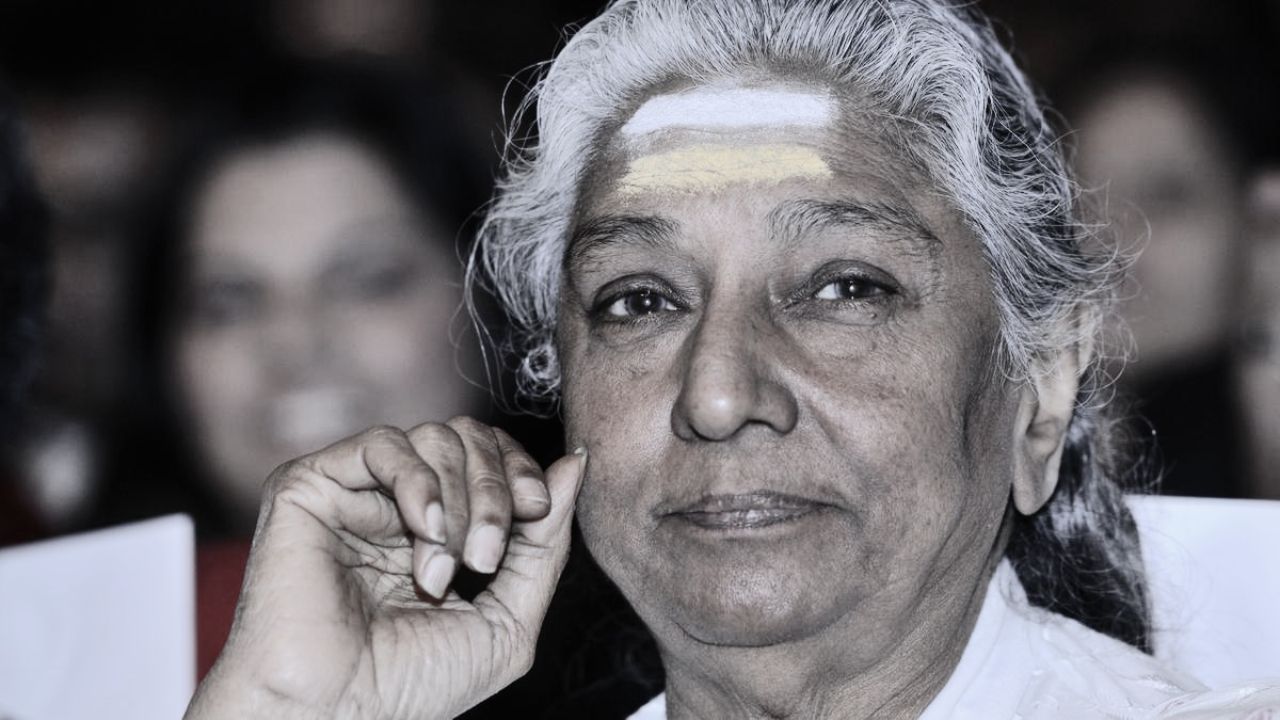 Famous Singer Death : संगीत क्षेत्राची ‘अम्मा’ काळाच्या पडद्याआड! युगाचा अंत, 50 हजार गाण्यांची यादी; S Janaki यांचे निधन
