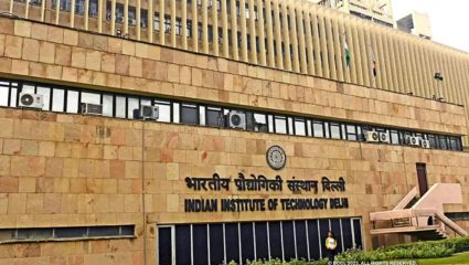 IIT Teacher Shortage: देशातील २३ आयआयटींमध्ये ३८% प्राध्यापकांची पदे रिक्त? पण पीएचडी होऊनही पदे का भरली जात नाहीत?