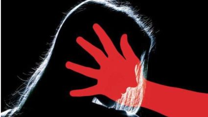 कायद्याचा रक्षक बनला भक्षक! सामूहिक बलात्कार पीडित १३ वर्षीय मुलीचे वकिलाकडूनच लैंगिक शोषण