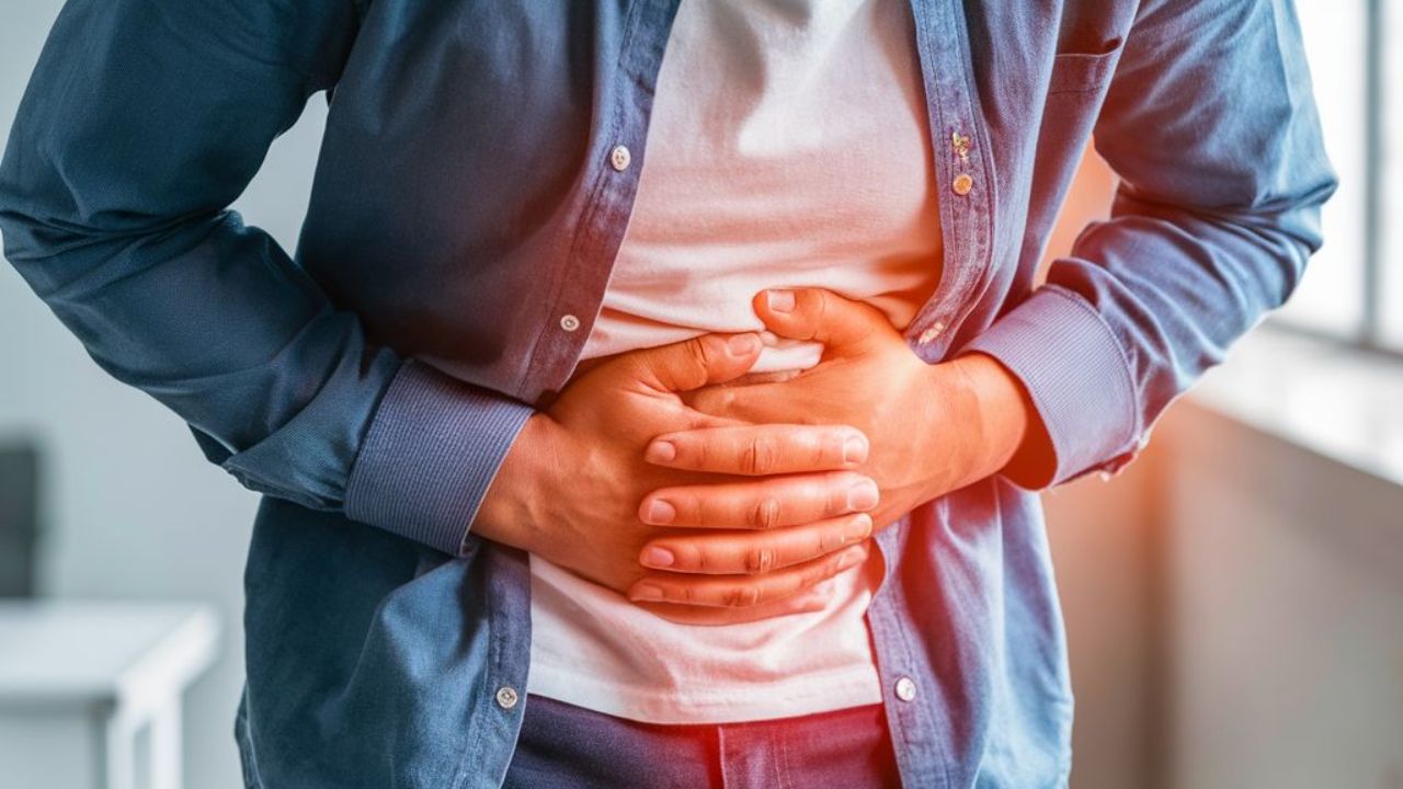 छातीत जळजळ आणि गॅसचा त्रास सतावतोय? स्वयंपाकघरातील ‘या’ ५ पदार्थांनी मिळेल झटपट आराम