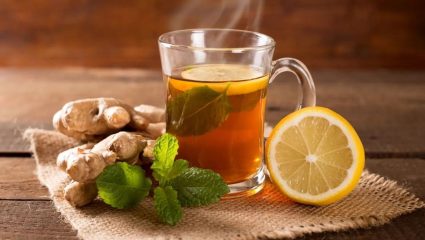 Monsoon Recipe : पावसाळ्यात आजारांपासून दूर राहायचंय? मग घरी नक्की बनवा हा आयुर्वेदिक काढा