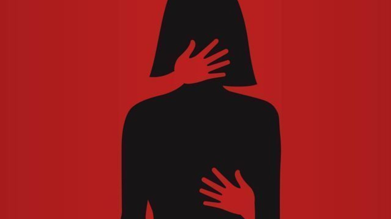 धक्कादायक! बँकेच्या खोलीतच महिलेवर लैंगिक अत्याचार; पोलिसांनी ब्रँच मॅनेजरला केली अटक