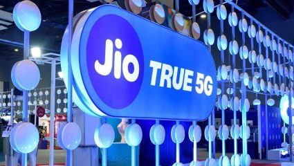 Jio Recharge Plan: Jio चा अवघ्या ५५ रुपयांचा धमाकेदार प्लॅन! मोबाईलवर पाहू शकता १००० हून अधिक लाइव्ह टीव्ही चॅनेल