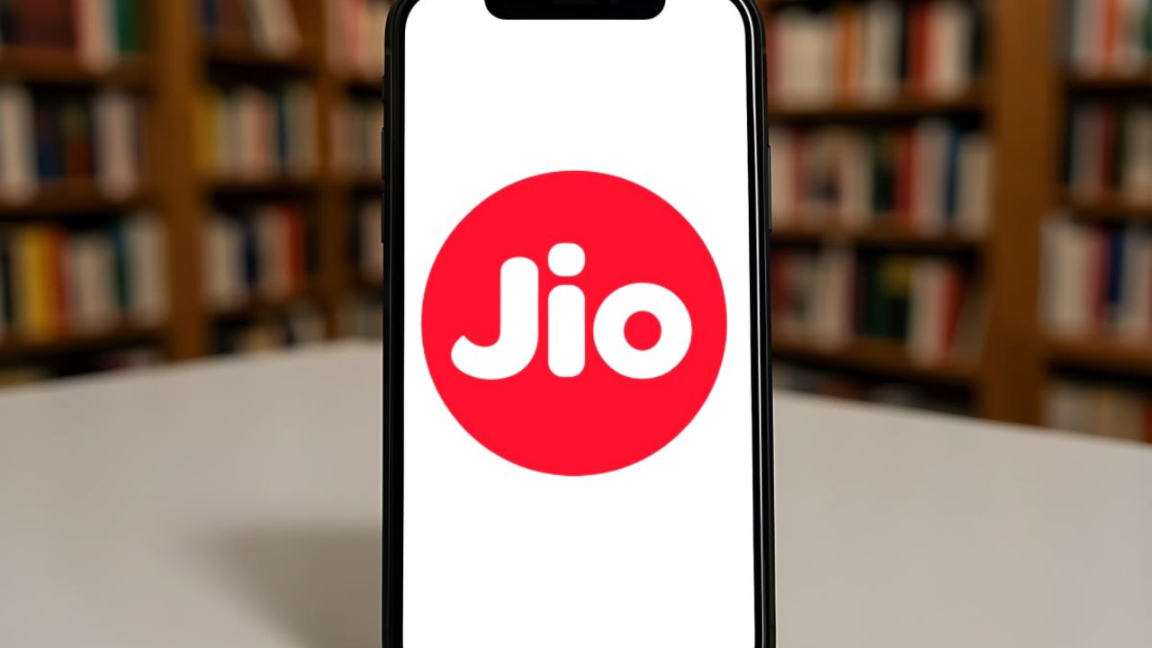 Jio Recharge Plan: 800 रुपयांहून कमी खर्चात तब्बल 70 दिवसांची वैधता! या जिओ प्लॅनमध्ये मिळणार दररोज 2GB डेटा आणि भरघोस फायदे