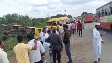 प्रवाशाचा धक्कादायक कारनामा! धावत्या एसटी बसचे स्टेअरिंग ओढले अन्…; लातुरातील घटना