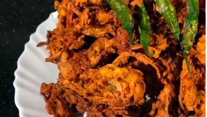 Monsoon Special : पावसाळ्यात खेकडा भजी ट्राय केलात की नाही? आजच नोट करा रेसिपी