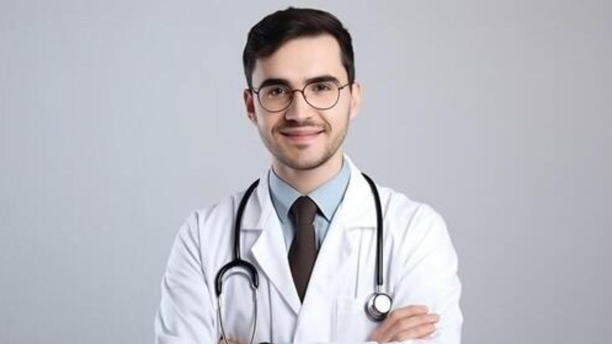 Lowest MBBS Fees in India: खासगी कॉलेजेसचे कोट्यवधींचे बजेट विसरा! ‘NEET’ मध्ये टॉप रँक मिळवा आणि अवघ्या काही हजारांत डॉक्टर व्हा