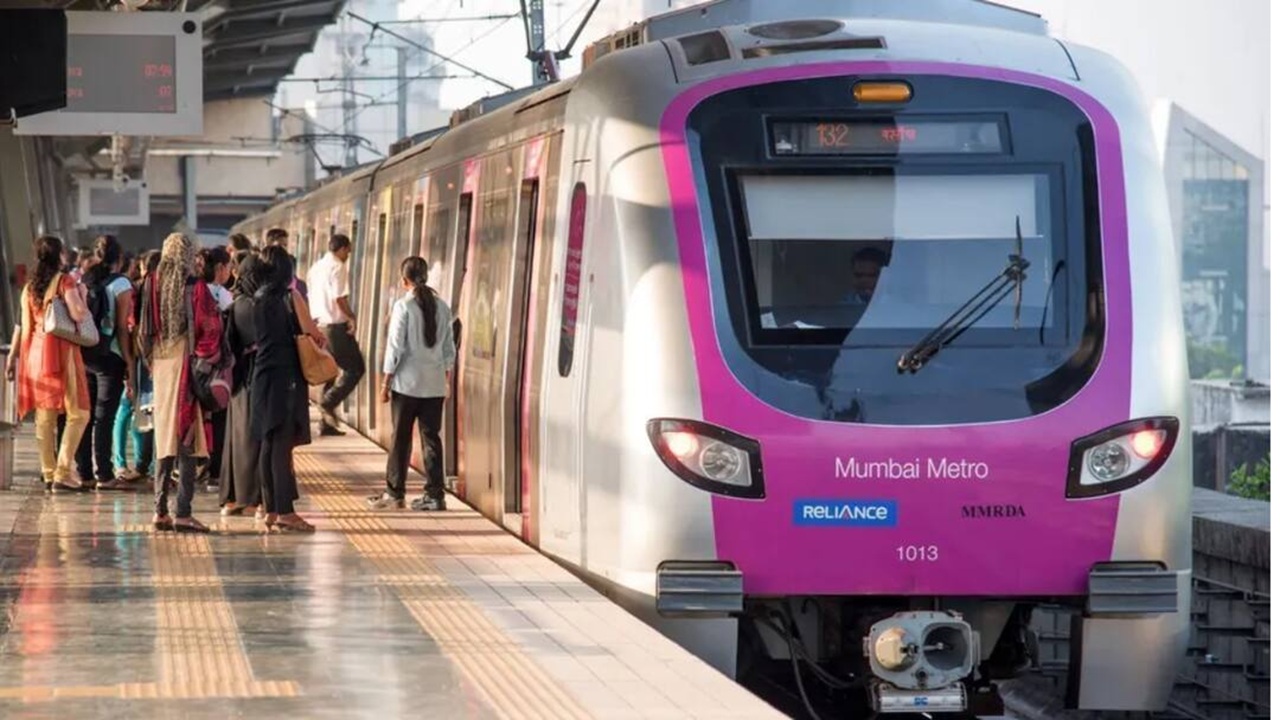 Mumbai Metro : मुंबई मेट्रोचा वेग मंदावला! दहिसर-अंधेरी मार्गावर तांत्रिक बिघाड, प्रवाशांचे हाल
