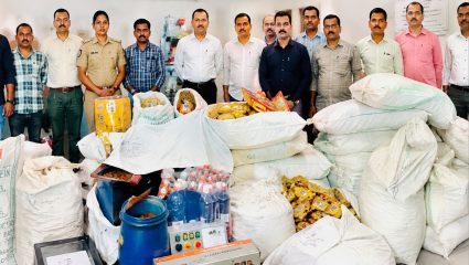 Akola News : अकोल्यात आणखी एका अवैध गुटखा कारखान्यावर धाड; ५०.७२ लाखांचा मुद्देमाल जप्त, दोघांना अटक