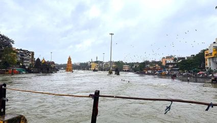 Nashik Rain Devendra Fadnavis : उद्या नाशिकसाठी धोक्याचा दिवस? 300 मिमी पावसाचा अंदाज, प्रशासन ॲक्शन मोडमध्ये