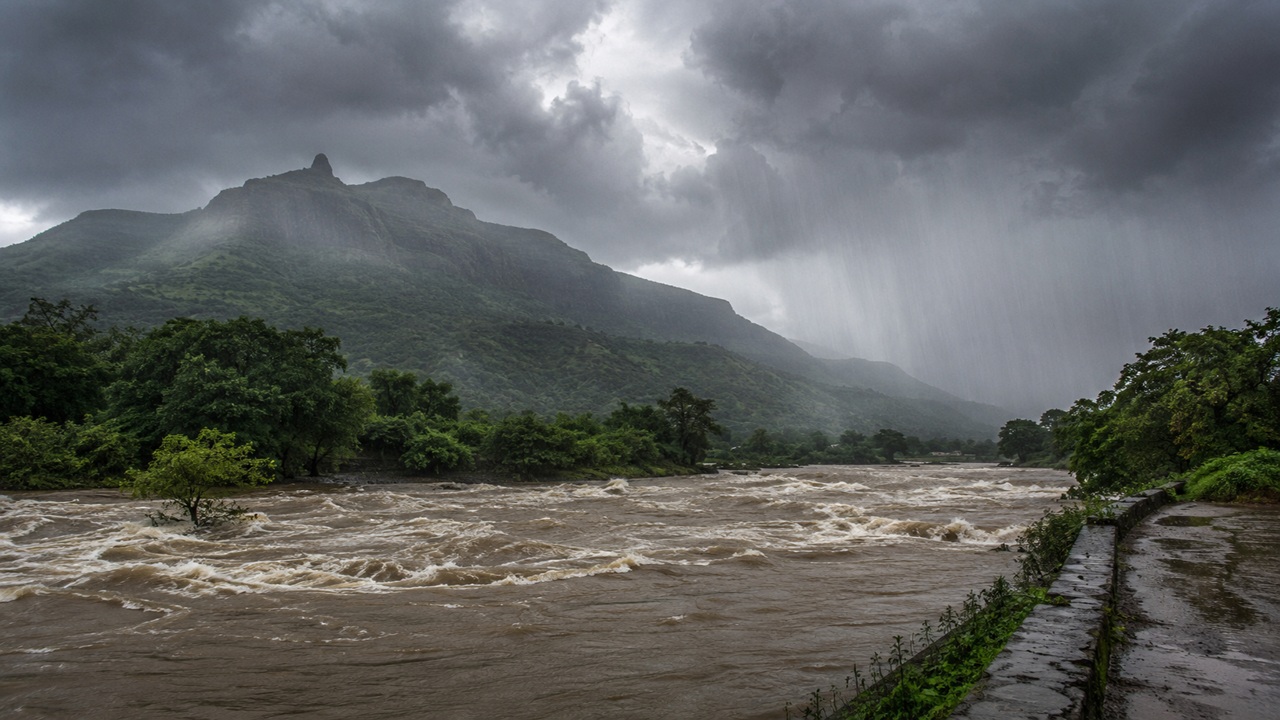 Nashik News : पर्यटकांसाठी महत्त्वाची बातमी! दुगारवाडी धबधबा, हरिहर गड बंद; अतिवृष्टीच्या पार्श्वभूमीवर जिल्हा प्रशासनाचा निर्णय