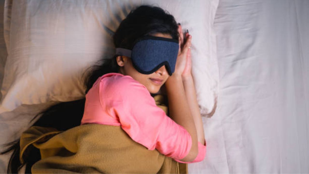 झोपण्याचे ‘मिलिट्री स्लीप मेथड’ नक्की काय आहे? १२० सेकंदातच येईल झोप, कसं काम करतं ते जाणून घ्या