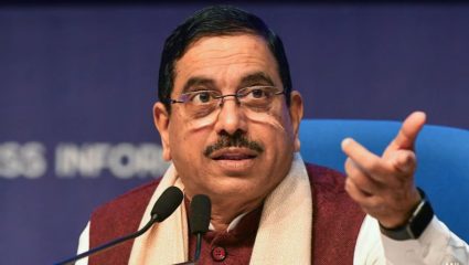 Pralhad Joshi: शिक्षण मंत्री प्रल्हाद जोशींकडे अतिरिक्त पदभार; पण पगार का वाढणार नाही? जाणून घ्या नेमके कारण..