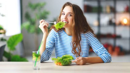 Health Tips: 30 दिवस फक्त सॅलड खाल्ल्यास शरीरात काय बदल होतात? जाणून घ्या
