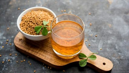 Fenugreek seeds water: वजन कमी ते ब्लड शुगर कंट्रोल, मेथीच्या पाण्याचे जबरदस्त फायदे; जाणून घ्या पिण्याची योग्य वेळ आणि पद्धत