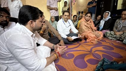 पाटण दुर्घटनेने महाराष्ट्र हादरला, उपमुख्यमंत्री सुनेत्रा पवारांची घटनास्थळी भेट; मृतांच्या वारसांसाठी तब्बल…
