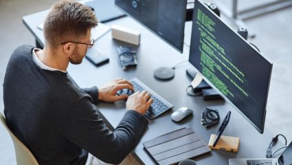 Tech Jobs Update: तंत्रज्ञान क्षेत्रात रोजगाराची मोठी लाट! २०३० पर्यंत भारतात १ लाख इंजिनिअर्सची भासणार गरज