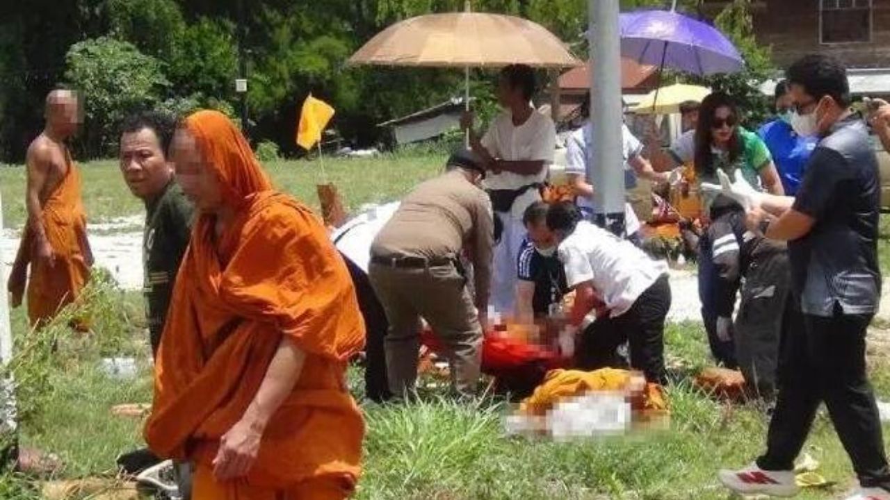 Thailand Accident : थायलंडमध्ये भीषण अपघात! अल्पवयीन मुलाने यात्रेकरुंच्या अंगावर चढवला ट्रक; ८ बौद्ध भिक्षूंचा दुर्दैवी मृत्यू