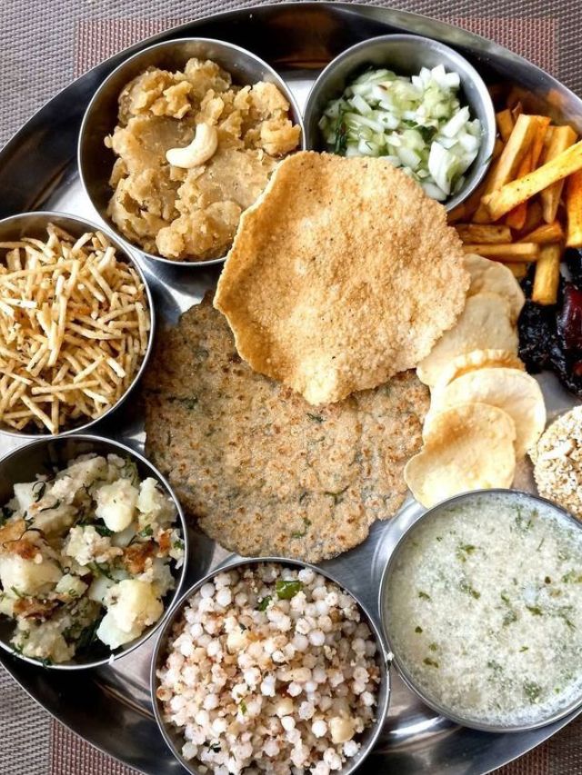 आषाढी एकादशीच्या उपवासात खा हे पदार्थ 