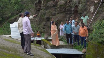 मुसळधार पावसाने शाळेला धोका! दरड कोसळल्यानंतर संरक्षणासाठी 15 लाखांचा निधी मंजूर
