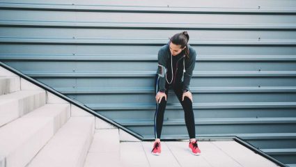 Health Tips: पायऱ्या चढताना दम लागतोय? शरीर देतंय गंभीर आजारांचे संकेत; वेळीच व्हा सावध