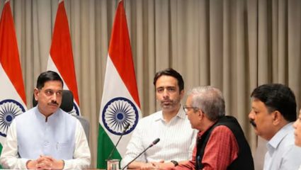 Education Ministry: प्रल्हाद जोशींनी स्वीकारला शिक्षण मंत्रालयाचा पदभार; नव्या मंत्र्यांसमोर असणार ‘ही’ मोठी आव्हाने!