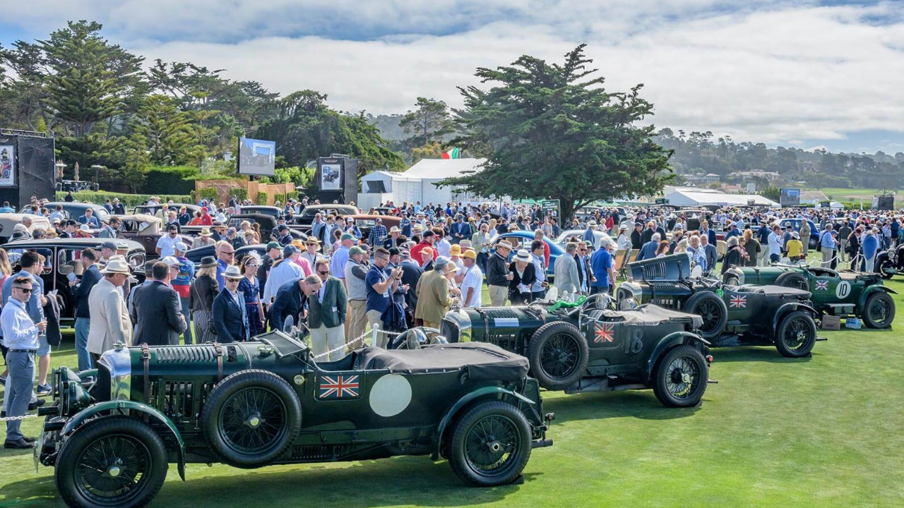 पेबल बीच कॉन्कर्स डी'एलिगन्स (Pebble Beach Concours d'Elegance - USA): कॅलिफोर्निया येथे भरवला जाणारा हा महोत्सव दुर्मिळ आणि क्लासिक व्हिंटेज गाड्यांच्या प्रदर्शनासाठी जगप्रसिद्ध आहे. जगभरातील श्रीमंत आणि गाडीप्रेमी आपल्या अत्यंत दुर्मिळ व ऐतिहासिक गाड्यांच्या सौंदर्याची स्पर्धा पाहण्यासाठी येथे एकत्र येतात. गाड्यांच्या नक्षीकामाची आणि मूळ स्वरूपाची तपासणी करून येथे सर्वोत्तम क्लासिक कारला पुरस्कार दिला जातो.