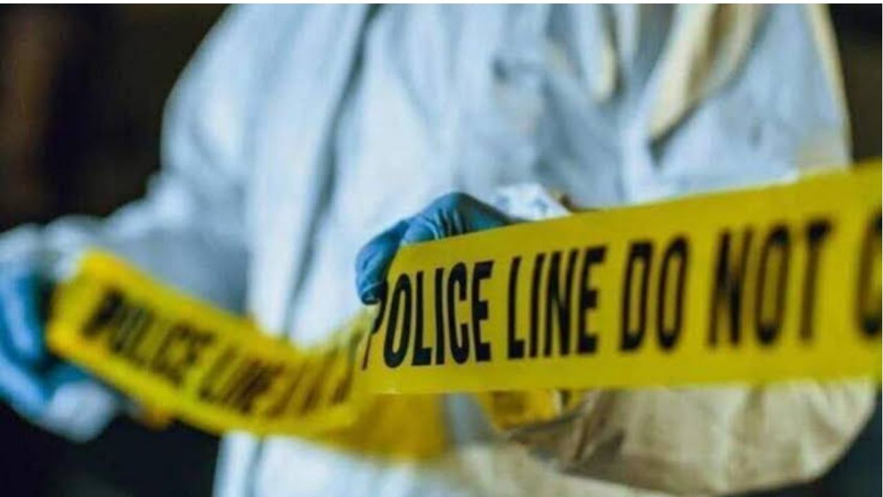 Uttar Pradesh Crime: डोळ्यात मिरचीपूड, फावड्याच्या दांड्याने वार अन् सासऱ्याची हत्या; शिक्षिका सुनेचा थरारक कट, कारण काय?