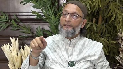Asaduddin Owaisi on Hijab: ‘हिजाब डोक्यावर घालतात, मेंदूवर नाही’; हायकोर्टाच्या निर्णयावर असदुद्दीन ओवैसींचा तीव्र आक्षेप