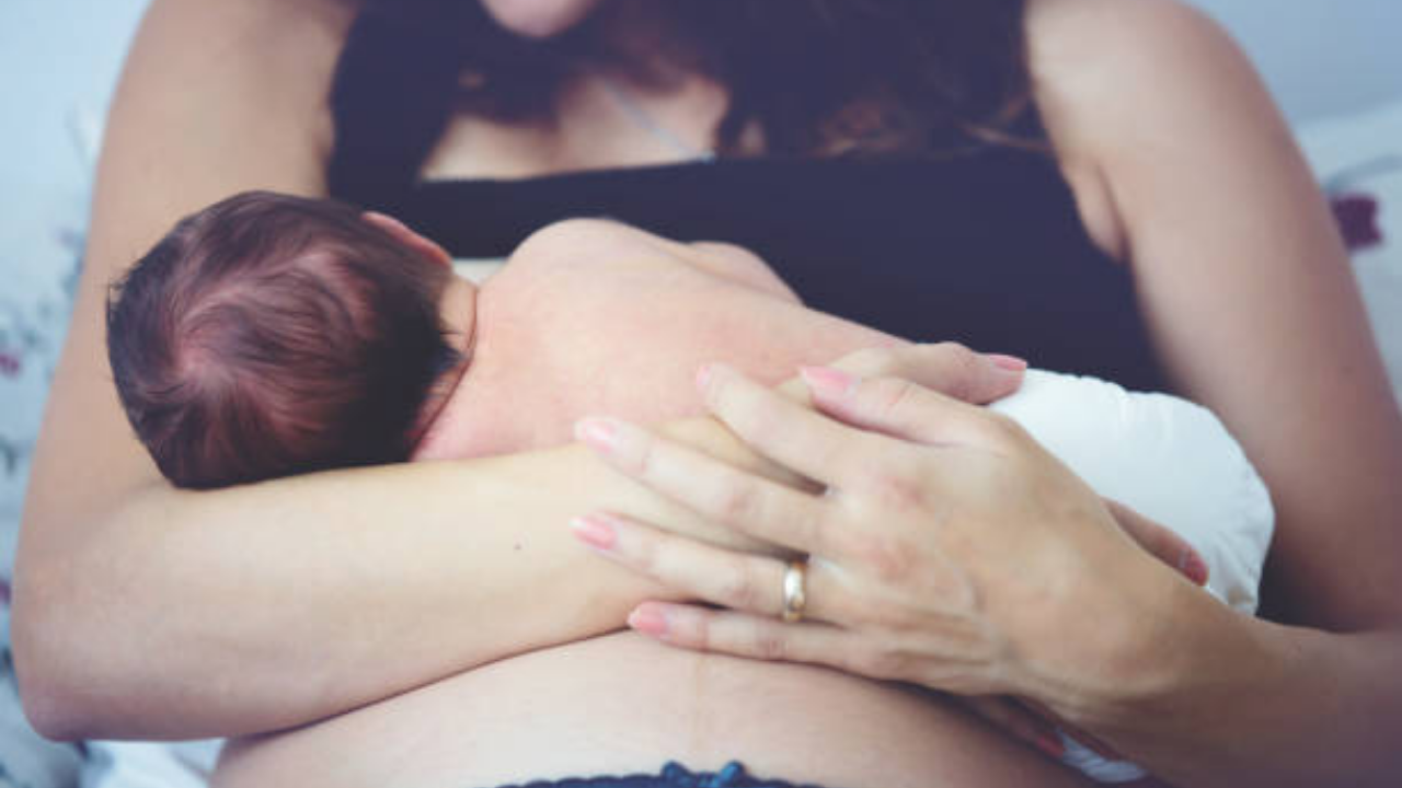 Breastfeeding: C Section नंतर स्तनपान, सुरुवात सोपी होण्यासाठी सोप्या टिप्स