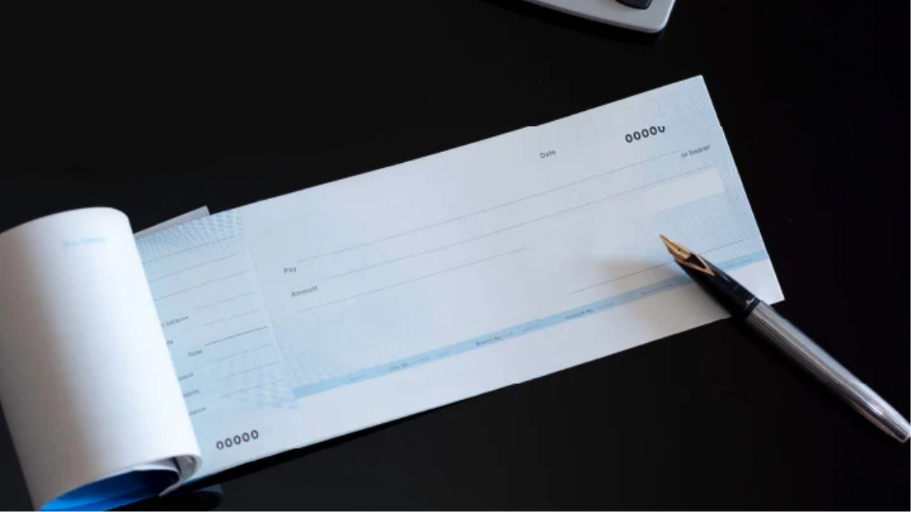 Cheque Book Rules Change: चेकबुकबाबत मोठी बातमी! जुने चेकबुक होणार बंद? खातेदारांना करावा लागणार ‘हा’ बदल