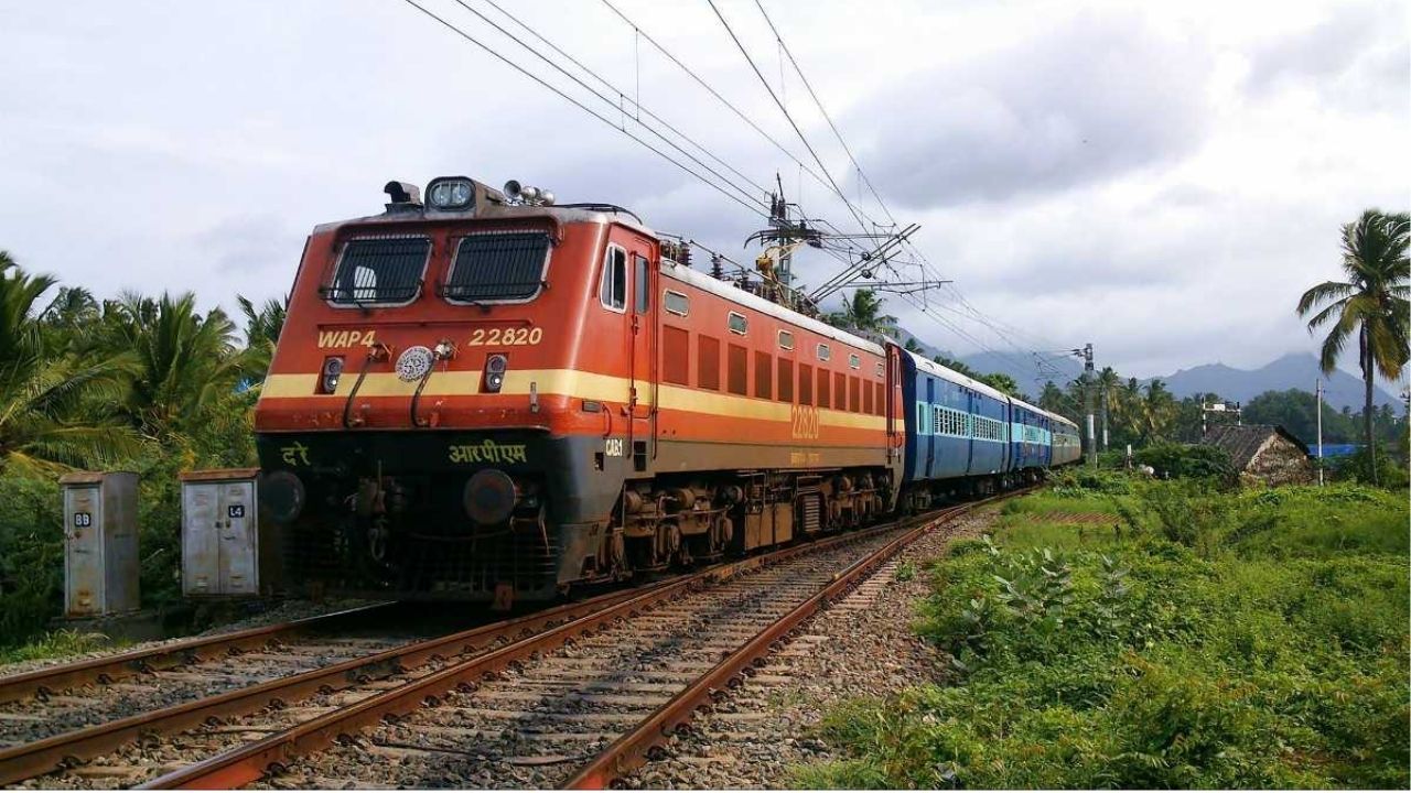 Jalgaon News: रेल कामगार सेनेचे एक दिवशीय उपोषण