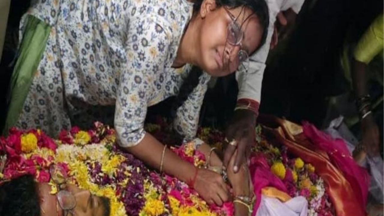 Telangana Accident News:  मन सुन्न करणारा क्षण! मृत भावाच्या हातावर बहिणीने बांधली शेवटची राखी