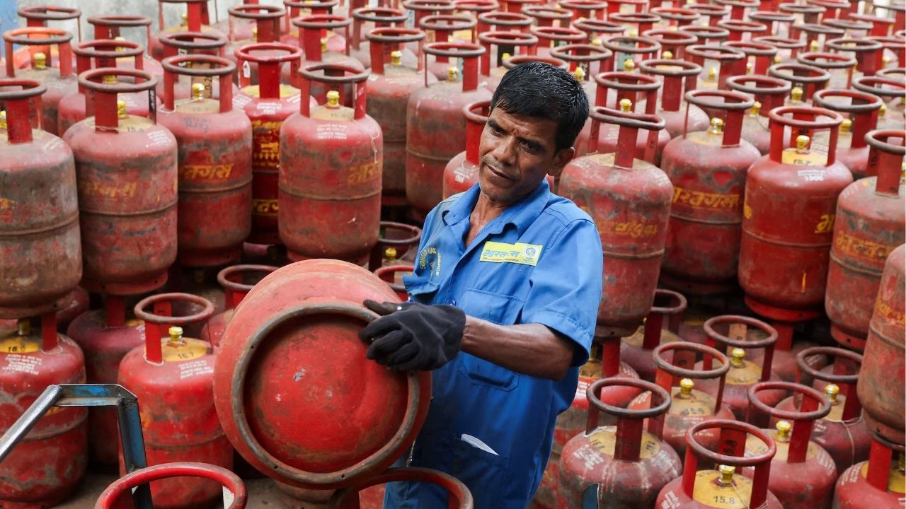 LPG Rate Today: LPG Rate वाढला? महाराष्ट्रात गॅस सिलेंडरचे आजचे दर पाहून धक्का बसेल!