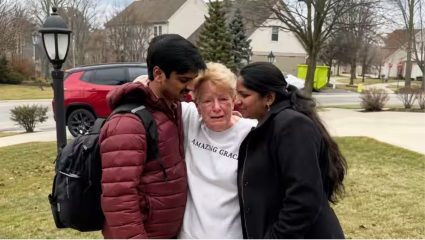 Viral Video: आता आम्ही कुणाला भेटणार?’ निरोपाच्या क्षणी अमेरिकन आजींचा बांध फुटला;  VIDEO पाहून डोळे पाणावतील