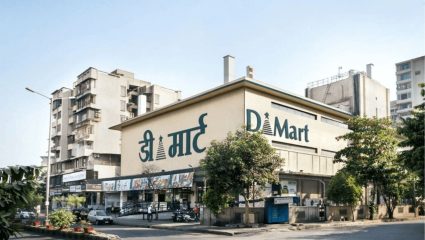 D-Martमध्ये धक्कादायक प्रकार! आईस्क्रीममध्ये जे सापडलं ते पाहून ग्राहकाला बसला धक्का