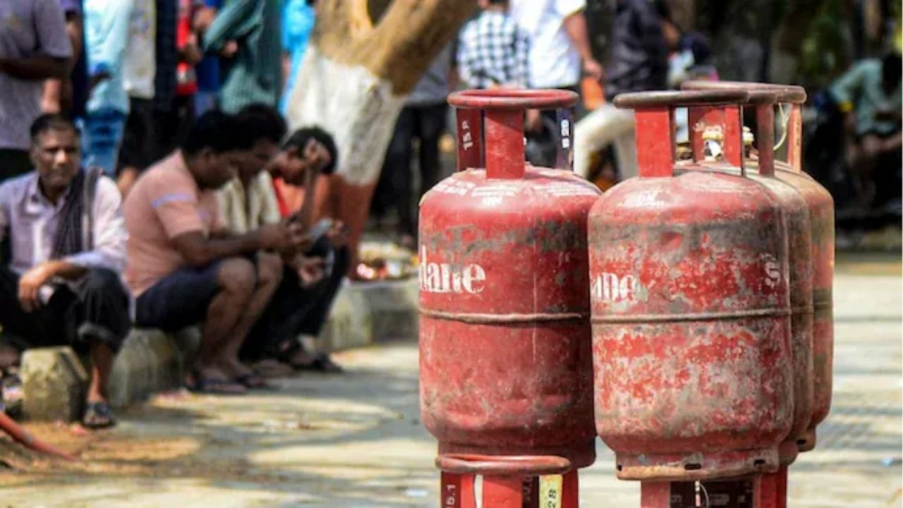 LPG ग्राहकांसाठी महत्त्वाची सूचना! ‘या’ अ‍ॅप्सवरून करा  घरबसल्या पूर्ण E-KYC
