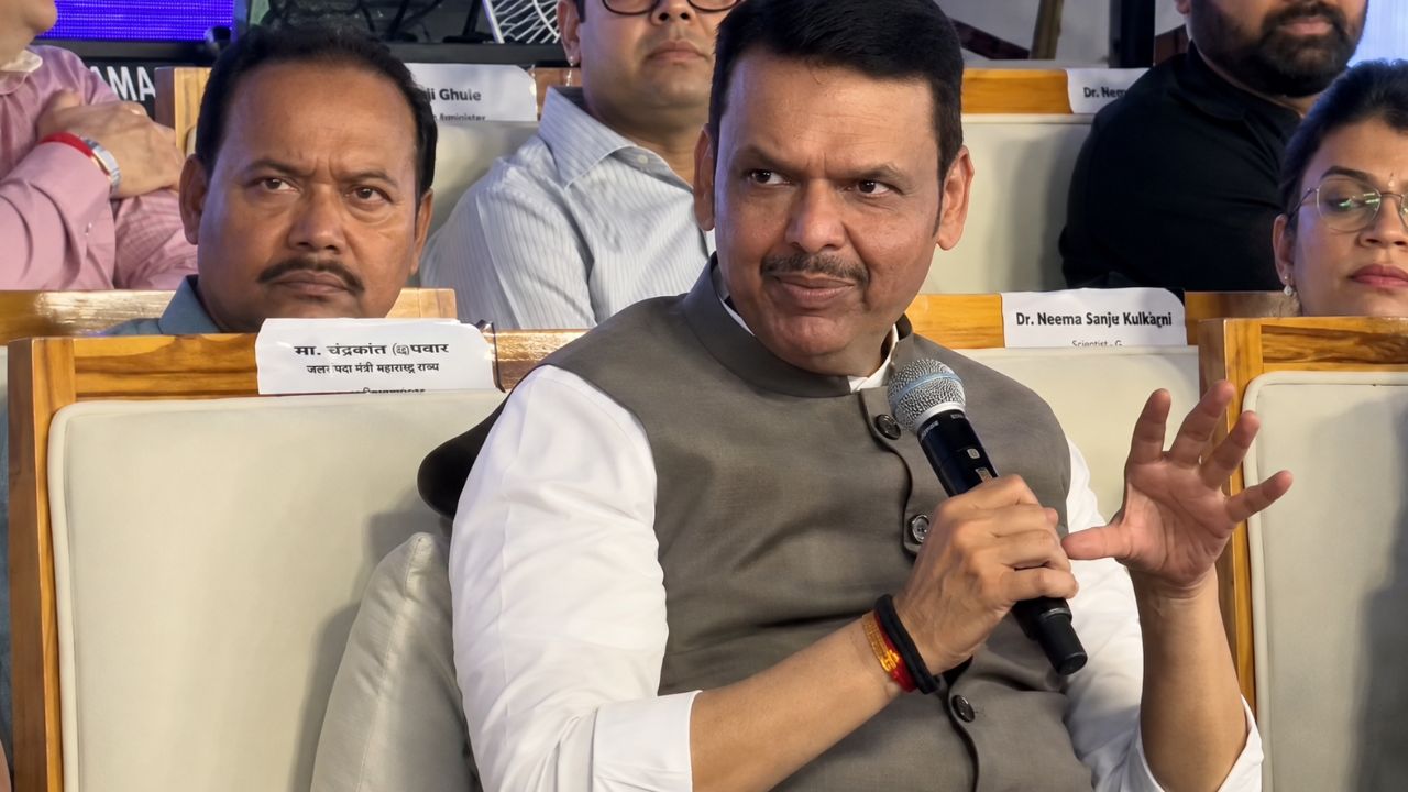 ‘मुख्यमंत्री होण्याचं स्वप्न पाहा, लोकशाही संधी देईल,’ नागपुरमध्ये Gen Z समोर देवेंद्र फडणवीसांचा संघर्षाचा उलगडा