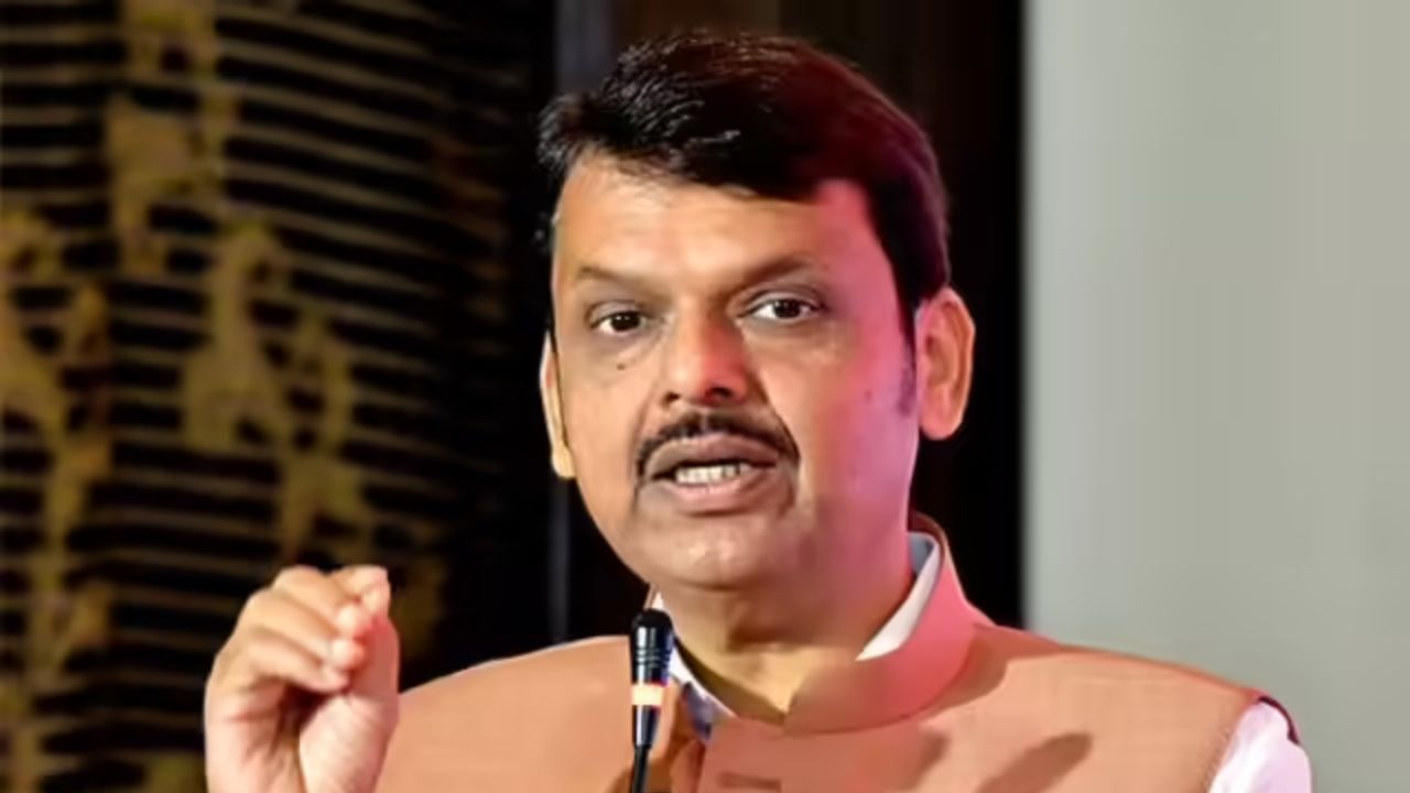 ‘कुणबी प्रमाणपत्र रद्द केलेलं नाही, बावनकुळेंना टार्गेट करणं योग्य नाही,’ मनोज जरांगेंच्या आरोपांवर फडणवीसांचं प्रत्युत्तर