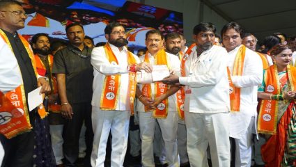 Eknath Shinde: मराठीवर सक्ती नव्हे, भक्ती! 20 हजार रिक्षा-टॅक्सी चालकांचा गौरव; एकनाथ शिंदेंच्या हस्ते प्रमाणपत्र वितरण