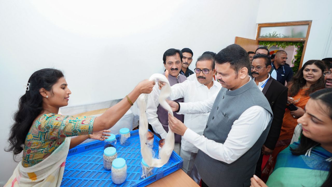 जालन्याची नवी ओळख ‘सिल्क, सीड आणि स्टील’; ‘जालनाई’ ब्रँडचा शुभारंभ, मुख्यमंत्री फडणवीसांची मोठी घोषणा