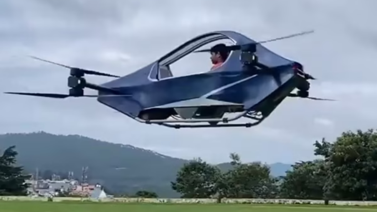 Flying Car: उत्तराखंडच्या तरूणाने केली कमाल, उडणाऱ्या कारची चाचणी यशस्वी; पहा व्हिडिओ