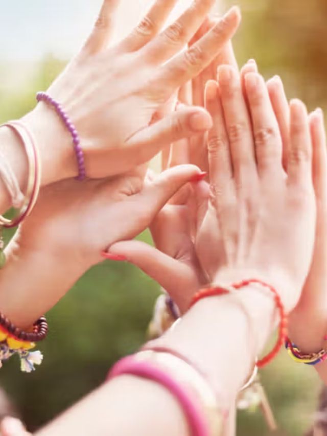 फ्रेंडशिप डे निमित्त आपल्या मित्र-मैत्रिणींना द्या या भेटवस्तू