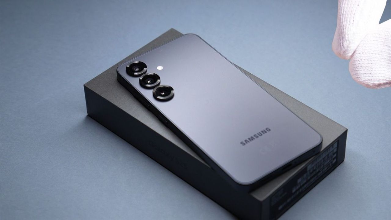 Galaxy S25 खरेदी करणं महागलं! Samsung ने 256GB आणि 512GB व्हेरिअंटच्या किंमती वाढवल्या, बेस मॉडेल अजूनही स्वस्तच