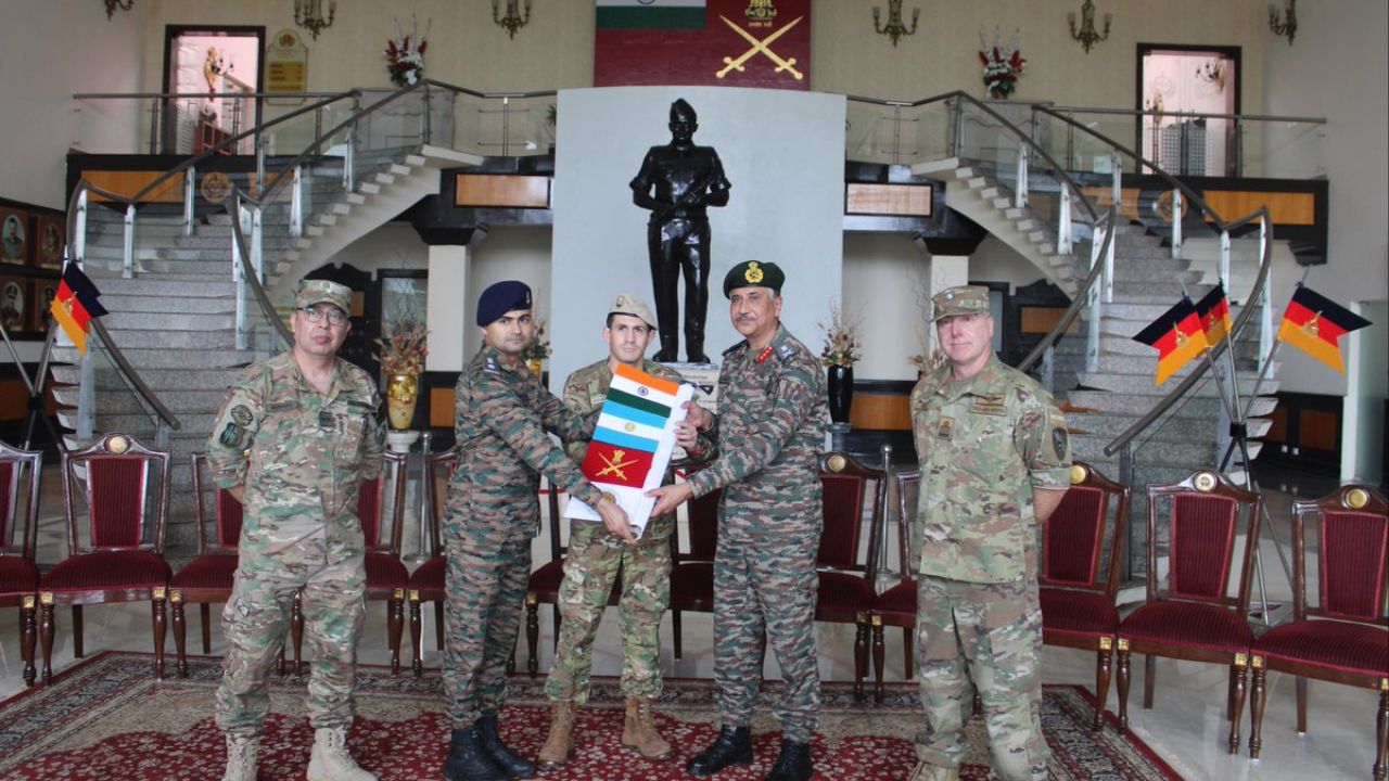 India Argentina Army: उत्तराखंडमधील कामेट शिखरावर भारत अन् अर्जेंटिनाचे सैनिक फडकवणार ध्वज; 35 जवानांच्या मोहिमेला हिरवा झेंडा