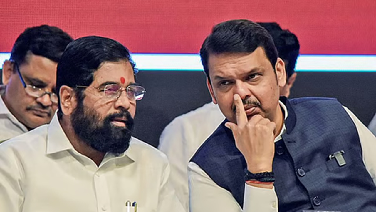 KDMC Politics: महायुतीत पुन्हा धुसफूस! शेकडो शिंदे शिवसैनिकांचा भाजपमध्ये प्रवेश; कल्याण-डोंबिवलीत राजकीय संघर्षाला नवे वळण