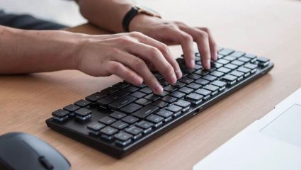 Tech Tips: Keyboard फक्त टायपिंगसाठी नाही! ‘या’ भन्नाट शॉर्टकट्समुळे कंप्युटर वापरणं होईल सुपरफास्ट, जाणून घ्या