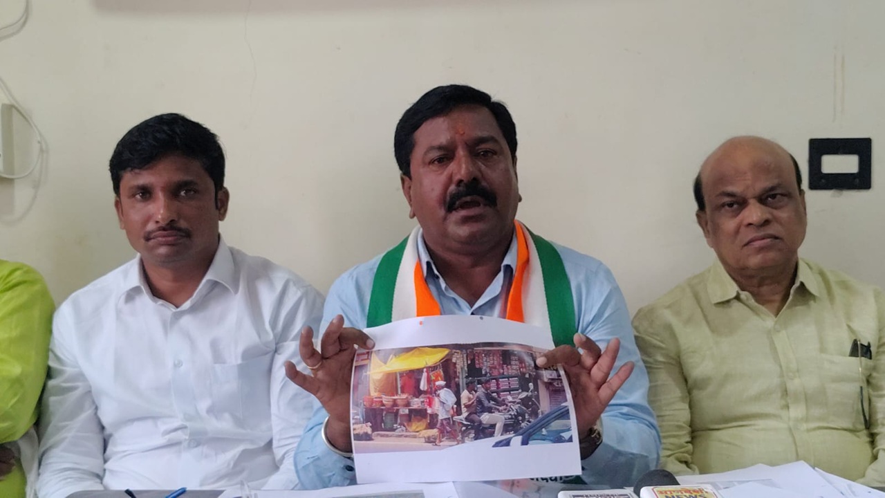 Satara Politics: ‘पालिका प्रशासनावर बोलल्यावर सत्ताधाऱ्यांना मिरच्या का झोंबतात?’ किशोर सोनवणेंचा सवाल